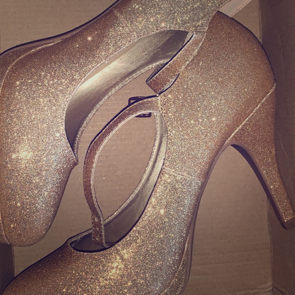 Gold glitter high heels